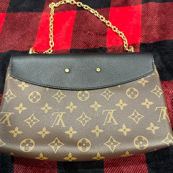 Louis Vuitton St Placide - Picture 4 of 14